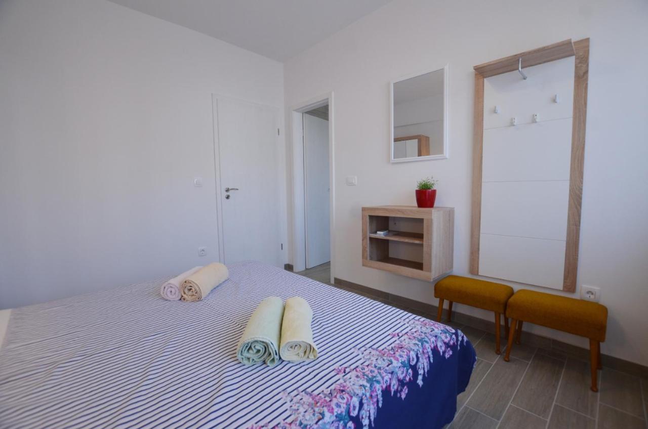 Katy Apartment โรวีน ภายนอก รูปภาพ