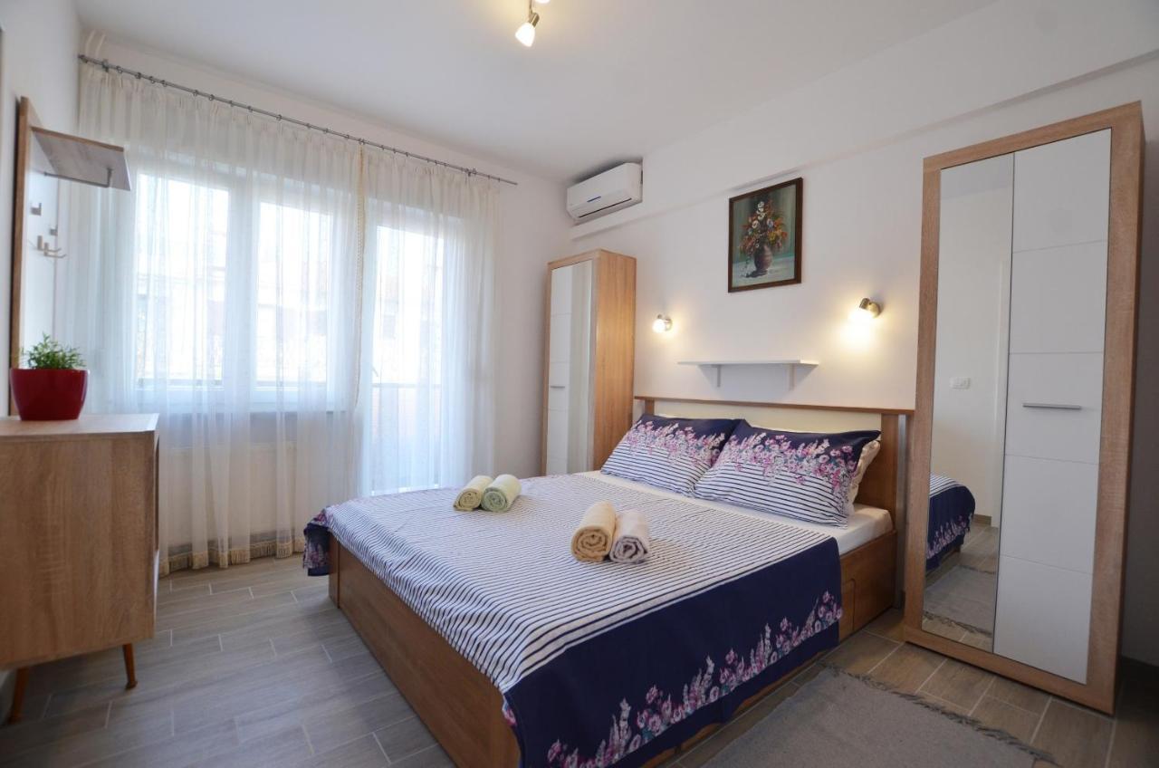 Katy Apartment โรวีน ภายนอก รูปภาพ